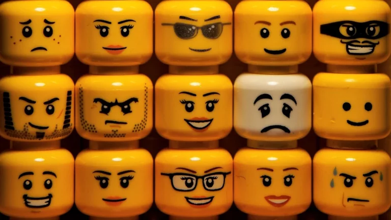 assorted yellow lego heads